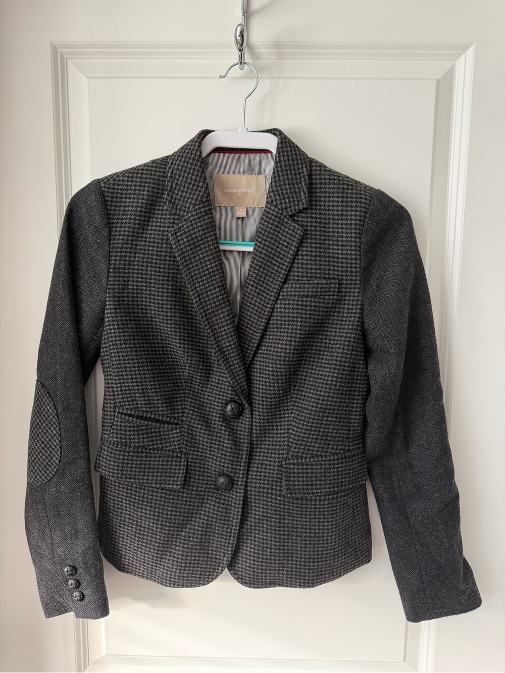 Banana Republic Gray Houndstooth and Charcoal Blazer